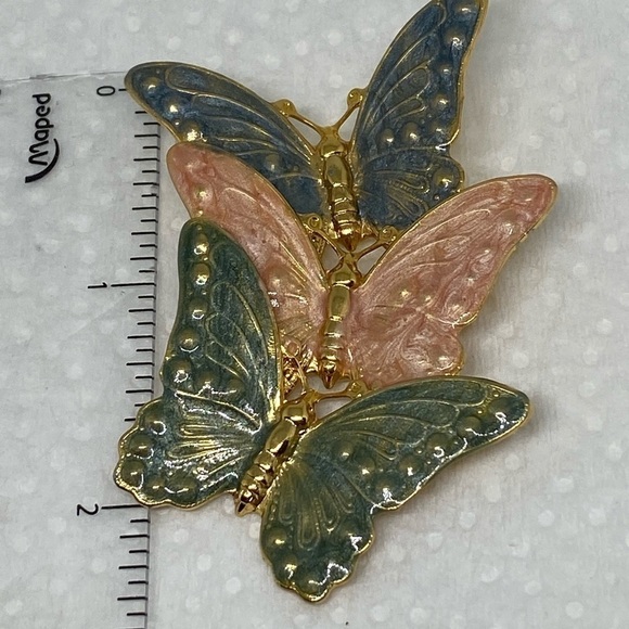 Enamel butterfly brooch gold tone pastel tones - Picture 3 of 5